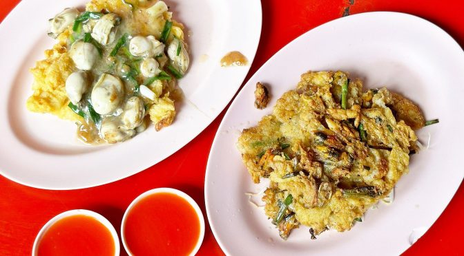 [BANGKOK EATS] Nai Mong Hoi Thod – Bangkok Famous Crispy Thai Oyster Omelette (นายหมงหอยทอด)