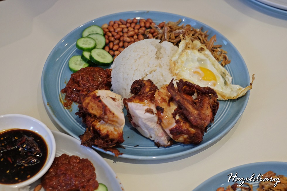 SG EATS] The Coconut Club At Ann Siang Road– Famous For Its Nasi Lemak |  HazelDiary